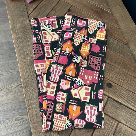 LULAROE LEGGINGS - Picture 1 of 3